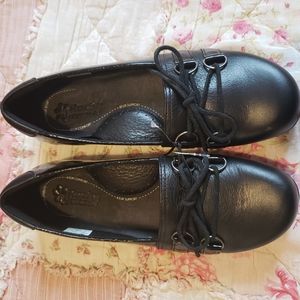 Ladies black flats size 7.5